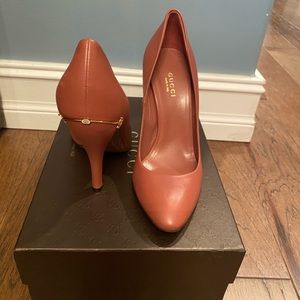 Gucci Mauve Pumps